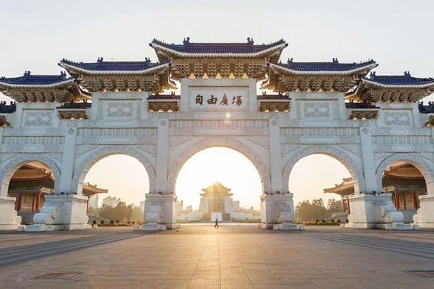 Chiang Kai-shek Memorial Hall Taipei Tour from Keelung Port