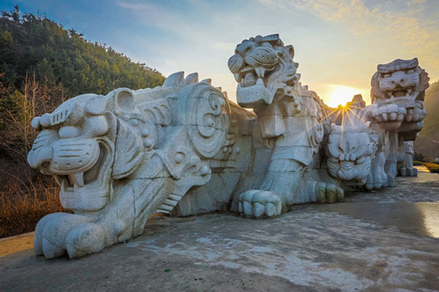 Tigers Sculpture in Dalian Shore Excursions