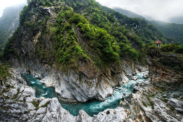 Tunnel of Nine Turns Taiwan Shore Excursions